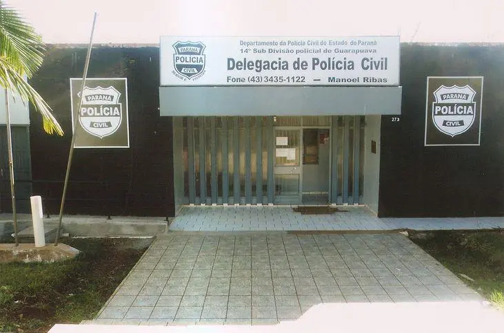  Com um facão – Preso em Manoel Ribas após agredir e colocar a ex e a filha pra correr, investir contra os policiais e ameaçar a mulher de morte