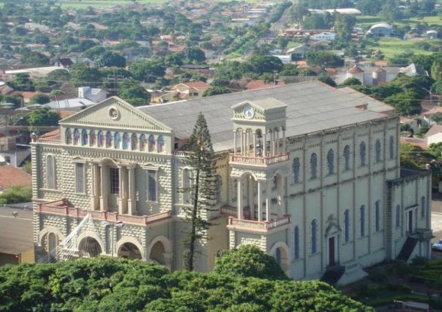  Bela Vista do Paraíso: ex-prefeito e ex-gestora de entidade devem restituir R$ 123 mil