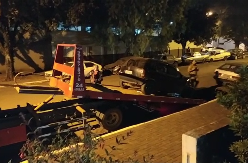  Veículo com débitos foi apreendido em Pitanga após bater na traseira de um veículo estacionado