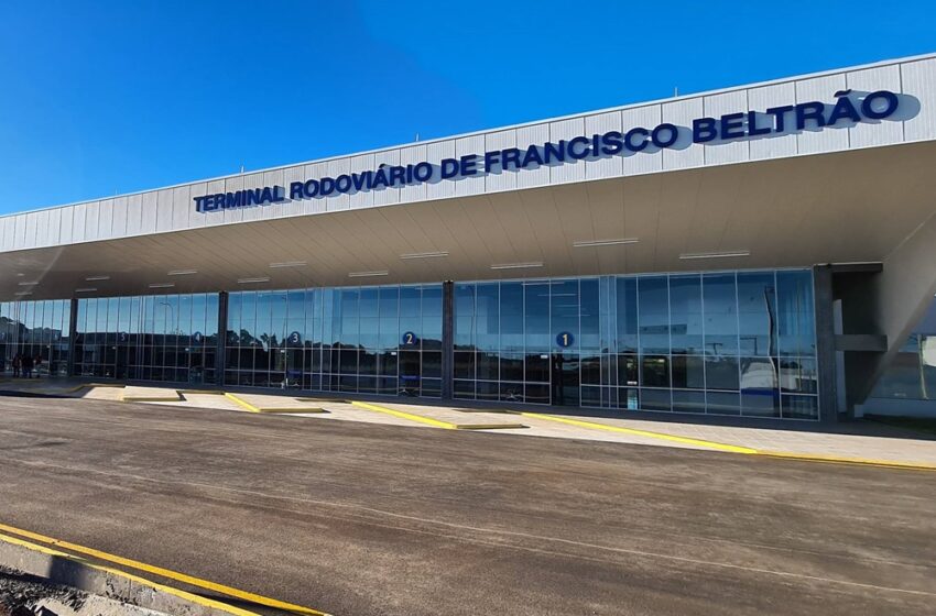 Dois advogados foram presos em flagrante pelo Gaeco em Francisco Beltrão. Eles coagiam testemunhas a mudarem depoimentos prestados na Operação Regalia