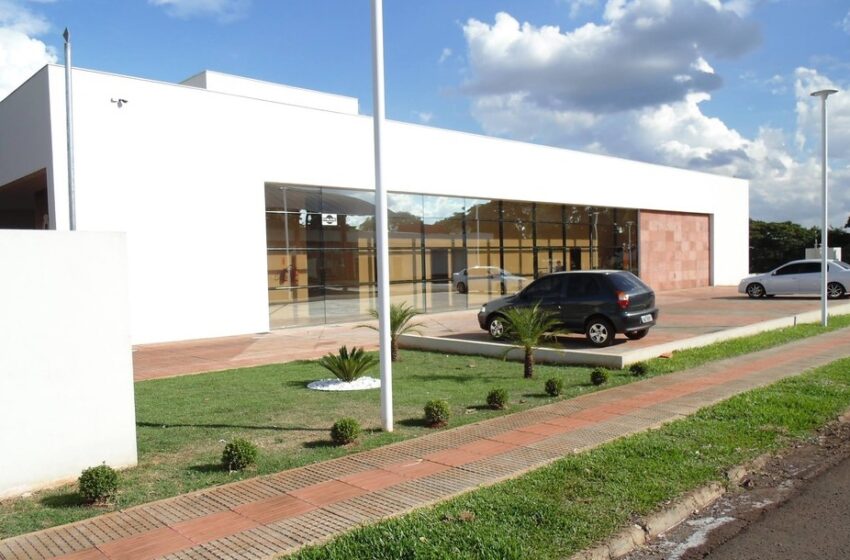 Vereadores aprovam 13º salário e férias para o prefeito e vice de Ubiratã