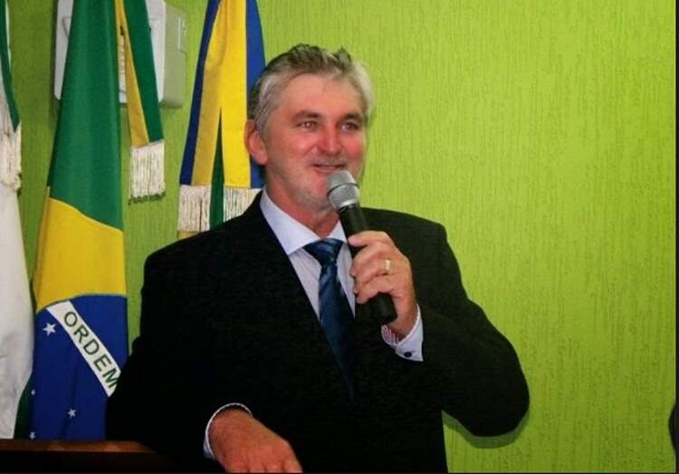  Ex-prefeito de Turvo é multado por autopromoção com dinheiro público