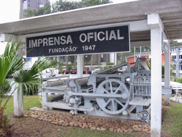  Tribunal multa ex-gestor da Imprensa Oficial do Paraná por contrato irregular