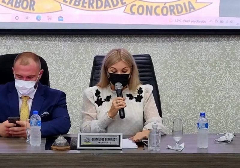  Câmara de Ivaiporã cassa mandato de vereadora que comemorou aniversário com servidores durante a pandemia