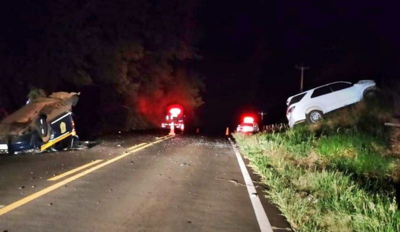  Dois policiais rodoviários ficam feridos em acidente entre carro da PRF e caminhonete em Marquinho