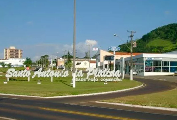 MP cumpre cinco mandados de busca e apreensão em operação que investiga fraudes na licitação da merenda escolar de Santo Antônio da Platina