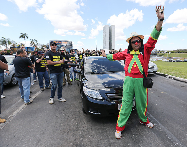  Espetáculo cabe ao circo e não à operações policiais