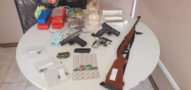 Dois policiais penitenciários são presos e outros dois são afastados em operação do Gaeco em Francisco Beltrão