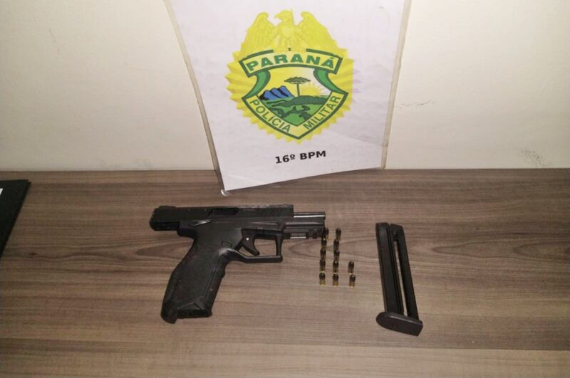  Mulher atira para o alto em jogo de futebol em Santa Maria do Oeste e acaba na delegacia. A arma foi apreendida