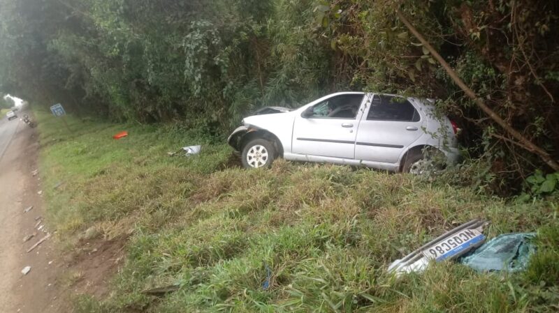  Acidente com um caminhão e um carro na PRC-466 nas proximidades do chalé em Pitanga