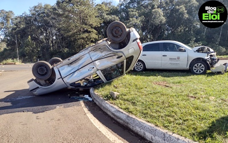  Veículo da Prefeitura de Nova Tebas se envolve em acidente na PRC-466 em Turvo. Um homem ficou ferido
