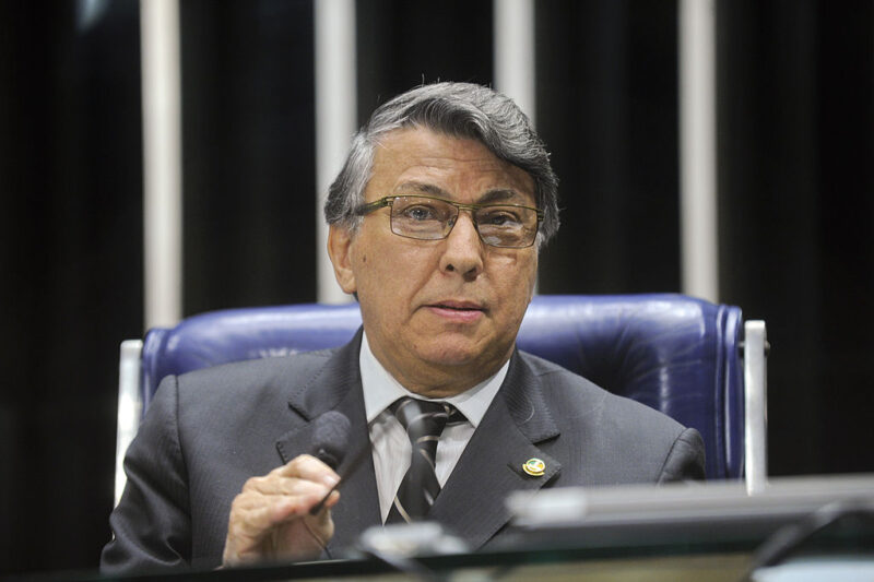  Dono da Unicesumar, que tem contrato milionário com governo, doa R$ 90 mil para Ratinho