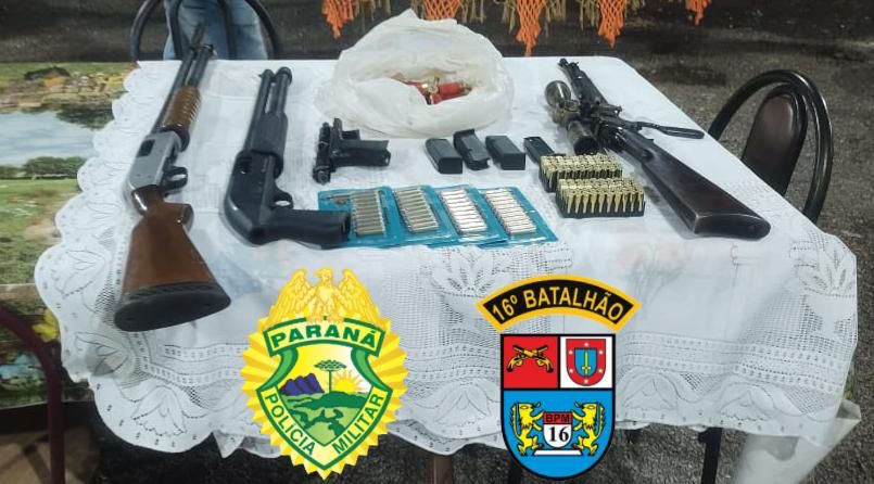  Dois presos com armamento em Palmital. Um com mandado de prisão, foram levados pra cadeia de Laranjeiras do Sul