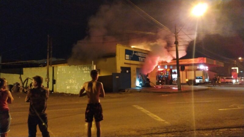  Incêndio em uma Loja de Tintas em Pitanga. Corpo de Bombeiros e a PM atenderam a situação