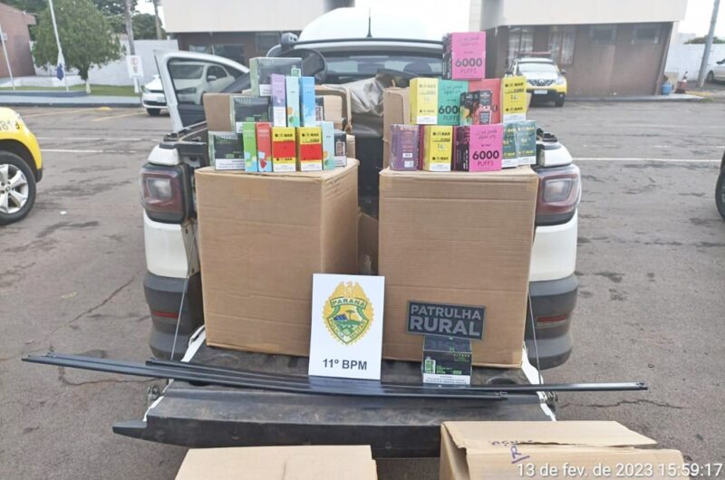 Polícia Militar apreende veículo carregado com cigarros eletrônicos em Campo Mourão. O condutor foi preso