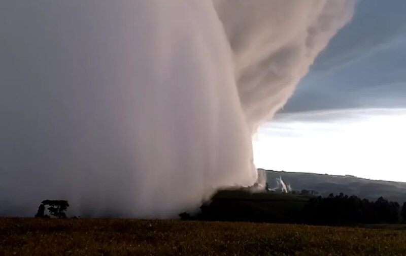  VÍDEO – Agricultor flagra nuvem gigante em área rural de Pitanga