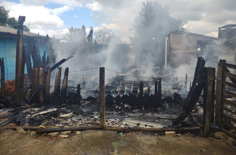  Preso em Reserva do Iguaçu após tentar matar a ex, incendiando a casa, por não aceitar o fim do relacionamento