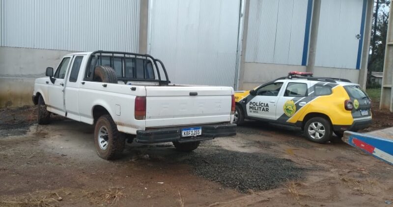  Caminhonete F-1000 furtada em Guarapuava é recuperada no interior de Pinhão