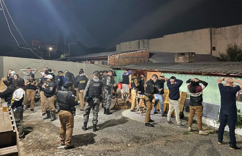 Fuga de veículo e mandado de prisão em Manoel Ribas na Operação AIFU