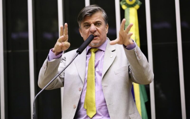  Ex-deputado federal investigado por prática de “rachadinha” é preso em flagrante pelo MPPR durante cumprimento de mandados de busca e apreensão