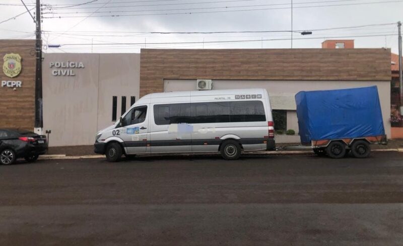 Van que levava pessoas de Palmital para Santa Catarina irregularmente é barrada pela Polícia Civil