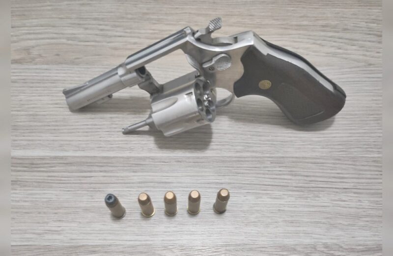  Preso em um bar no interior de Santa Maria do Oeste com uma arma de fogo e tentar resistir a abordagem