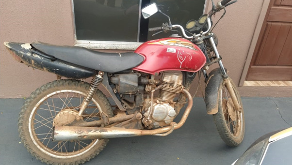  Moto furtada em Ubiratã em 2019 é recuperada pela PM no interior de Nova Tebas