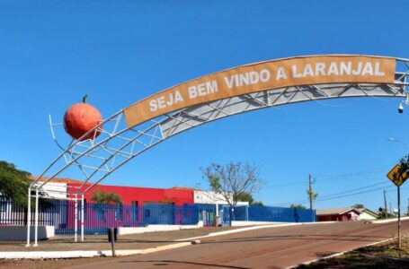 Portal de entrada da cidade de Laranjal/PR