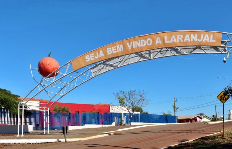  Mulher é agredida com tapas e puxada pelos cabelos até a rua por outra mulher em Laranjal