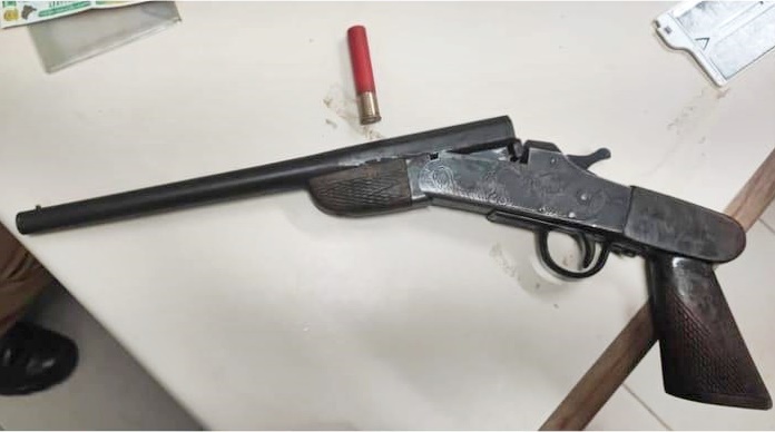  Preso em Turvo/PR, homem que estava com uma espingarda na Caminhonete e alterado e resistente