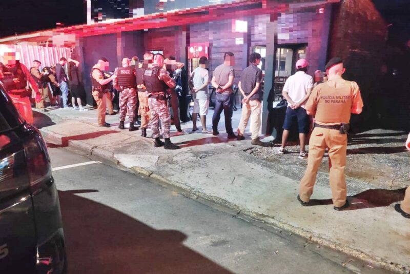  Operação AIFU – Mandado de Prisão, (3) comércios fechados, (2) multados, 205 pessoas e 56 veículos abordados