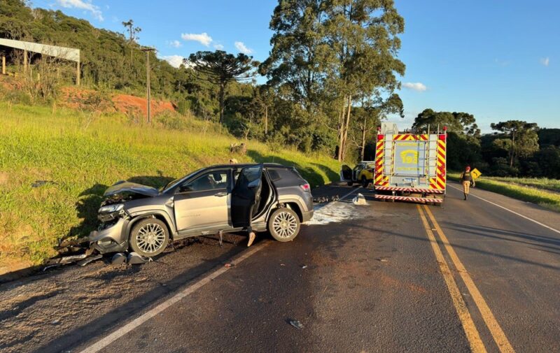  Trágico acidente entre dois veículos na PRC-466 em Pitanga deixa pessoas feridas