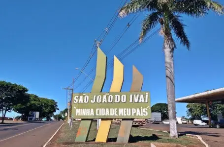 Durante o cumprimento das medidas, um dos investigados foi preso em flagrante por tráfico de drogas.