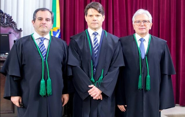  Conselheiro Ivens Linhares é eleito para presidir o TCE-PR no biênio 2025-2026