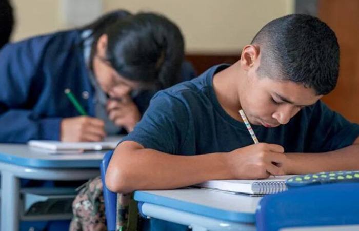  TCE-PR suspende novas contratações do programa “Parceiro da Escola”, da Seed