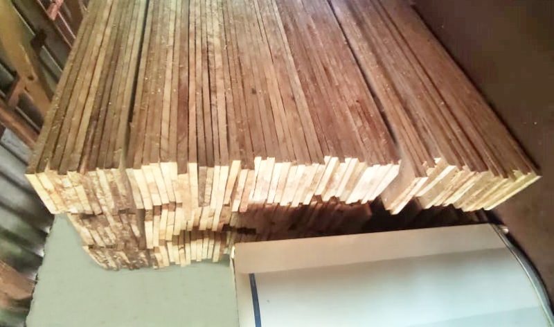  Produção de carvão e corte de araucárias ilegal no interior de Marquinho. Um homem foi encaminhado para o Destacamento da PM