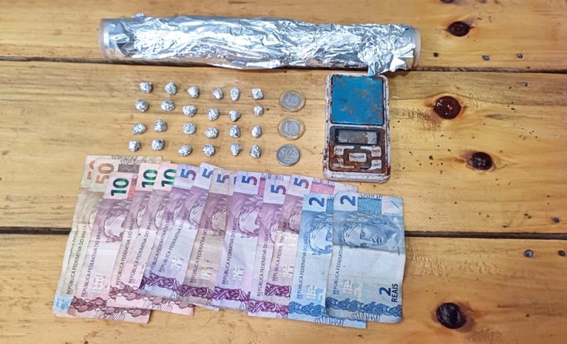  Adolescentes são detidos após furtarem um veículo em Palmital/PR. Drogas e dinheiro foi encontrado com um deles