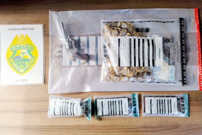  Presos e arma apreendida em busca e apreensão em uma residência em Boa Ventura