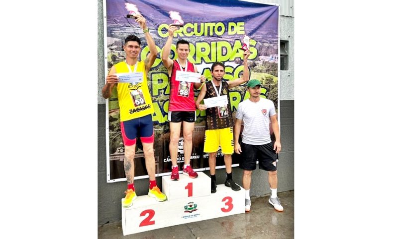  Atletas de Manoel Ribas vencem corrida em Cândido de Abreu