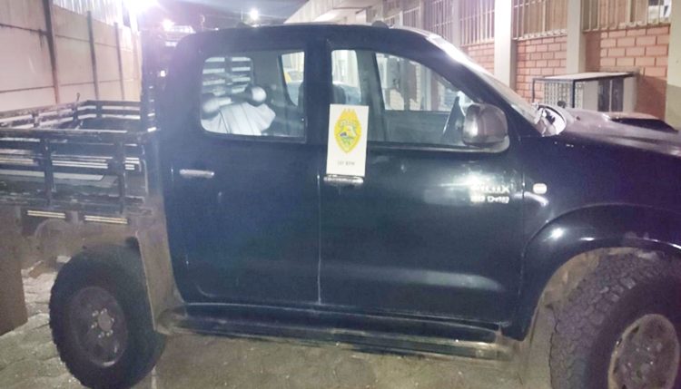  Caminhonete Hilux furtada e adulterada é recuperada pela PM em Guarapuava
