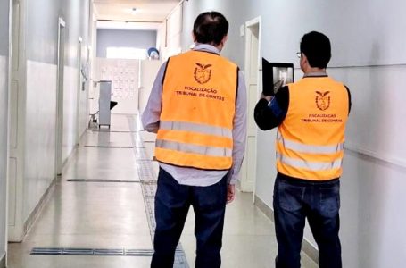 Servidores do TCE-PR executam fiscalização sobre manutenção e conservação de escola municipal, em auditoria do PAF 2024-2025.