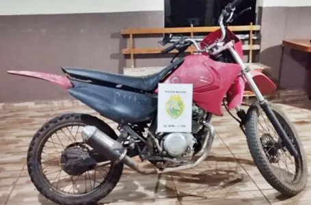 Moto baixada emplacada em Porto Seguro/BA é apreendida pela PM em Nova Tebas/PR
