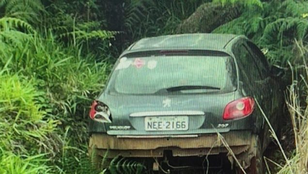 Veículo tomado de assalto em Santa Maria é encontrado abandonado no mato em Mato Rico