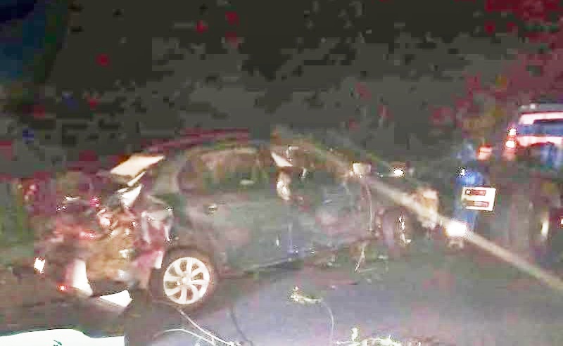  Mulher e dois homens contratados por ela para roubar o veículo do marido, são presos após capotamento em Pitanga