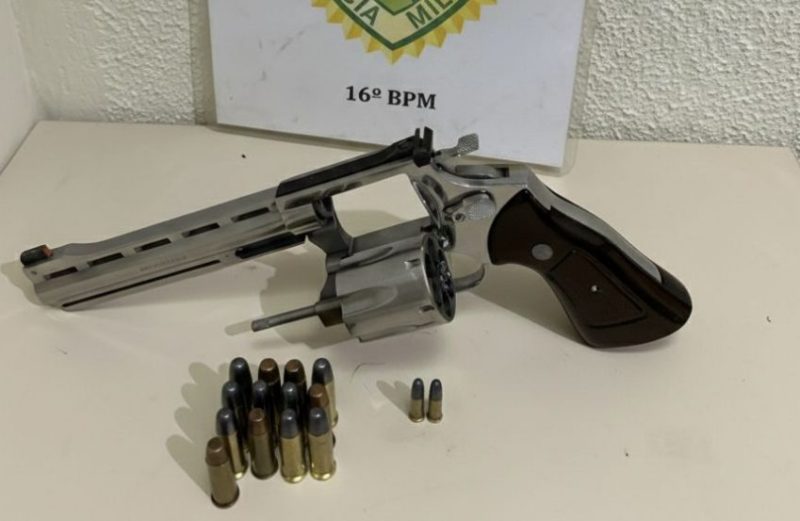  Dono de bar é preso com arma e munições que foram apreendidas em Pitanga