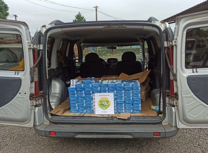  Veículo com 81 caixas de cigarros do Paraguai é apreendido pela PM em Guarapuava