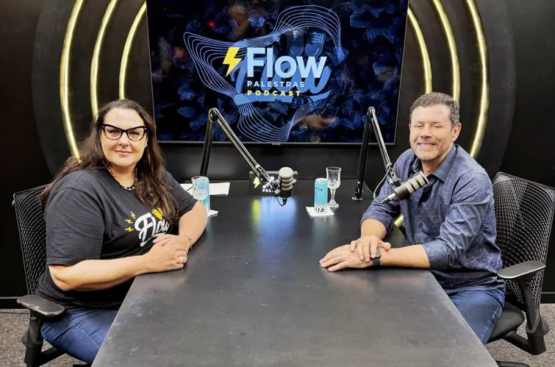  Paula Vialta recebe no Flow Palestras, em São Paulo, o CEO do Grupo KNN, Reginaldo Kaeneêne