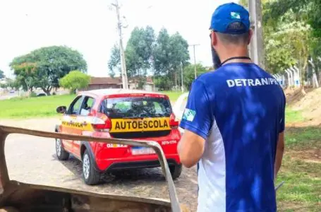 Detran-PR tem que retirar comissionados de funções exclusivas de servidores efetivos