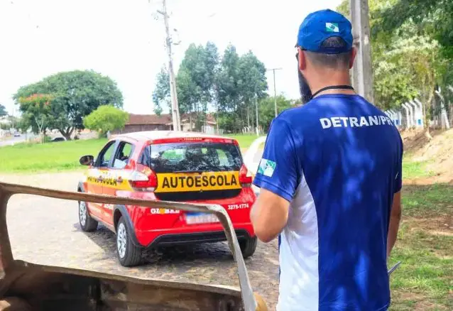  Detran-PR tem que retirar comissionados de funções exclusivas de servidores efetivos