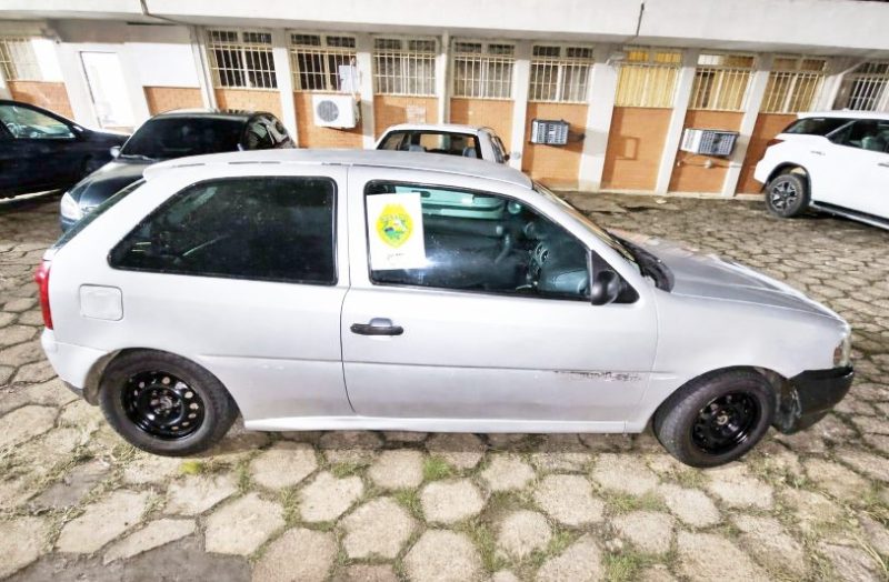  Veículo roubado em Canoinhas SC é recuperado pela PM em um bairro de Guarapuava